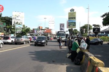 Lonjakan arus balik di Ciawi, penumpang padati bus tujuan Jakarta