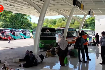 H+3 Lebaran, Terminal bus Harjamukti Cirebon masih sepi penumpang