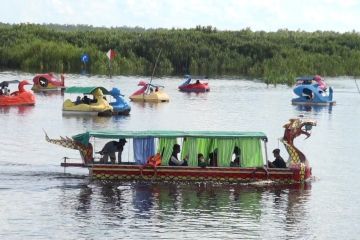 Hari kedua Lebaran, wisata Air Hitam Sebangau padat pengunjung