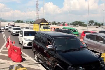 Jalur selatan padat, polisi siapkan Contra Flow dan tambah gerbang tol