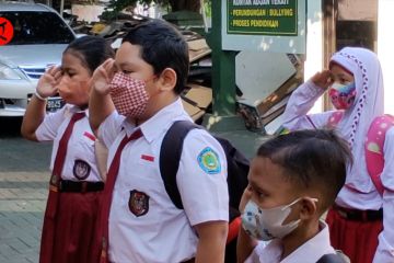 Siswa di Semarang wajib melafalkan teks Pancasila sebelum masuk kelas