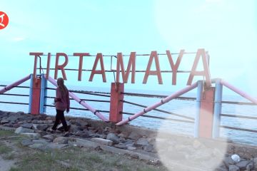 Pantai Tirtamaya, perpaduan sejarah dan panorama alam