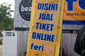 Banyak pemudik beli tiket online di loket layanan