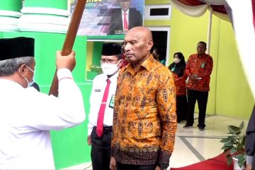 Wali Kota Benhur lepas 140 calon jamaah haji asal kota Jayapura