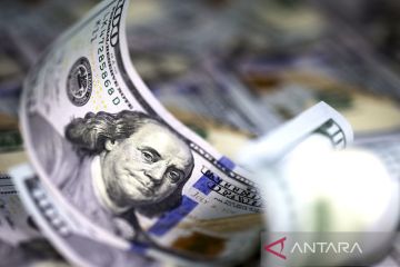 Dolar dibuka naik tipis di Asia, terkerek imbal hasil obligasi menguat