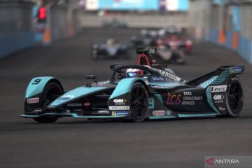 Mitch Evans juara balapan  Formula E Jakarta