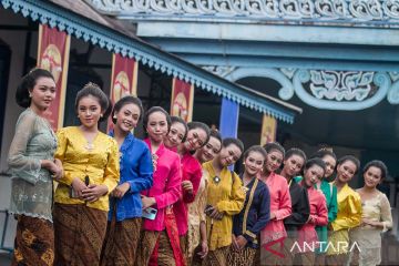 Parade kebaya nusantara di Keraton Kasunanan Solo