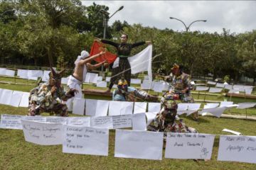 Aksi teaterikal untuk kampanye selamatkan lingkungan