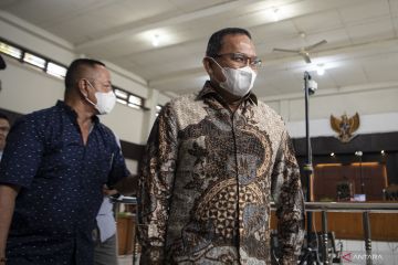 Dodi Reza Alex Noerdin Jalani Sidang di Palembang