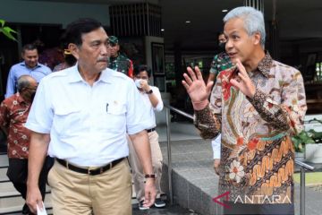 Ganjar-Luhut sepakat menunda kenaikan harga tiket Candi Borobudur