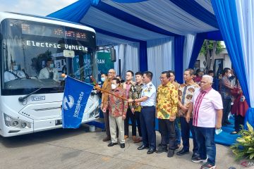 TransJakarta uji coba bus listrik rute Kampung Melayu - Tanah Abang