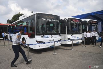 Anggota DPRD sebut masih tunggu data sebelum tinjau bus TransJakarta