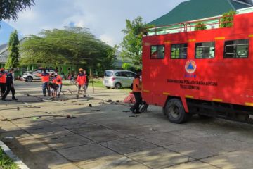 Pengungsi gempa Mamuju kekurangan tenda