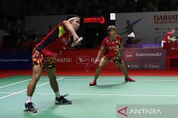 Juara bertahan ganda campuran angkat koper dari Indonesia Masters 2022