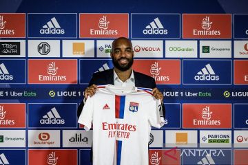 Lacazette pulang ke Lyon, teken kontrak hingga 2025