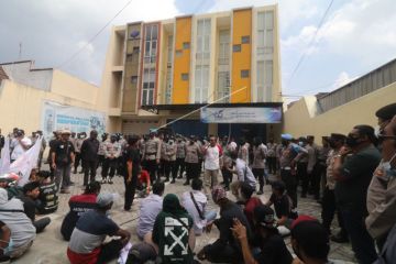 Aksi Tolak Cara Penarikan Paksa Kendaraan Oleh Penagih