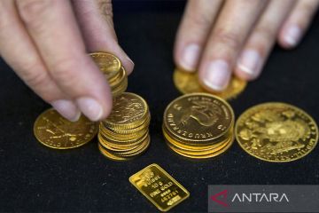 Harga emas merosot, tertekan penguatan dolar jelang data inflasi AS