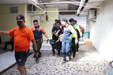 BPBD evakuasi jasad dua pelajar yang hanyut di Padang