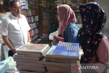 Armuji dorong pengembangan perpustakaan berbasis TI di Surabaya