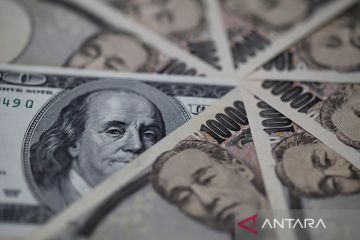 Dolar naik ke 135 yen, imbal hasil obligasi AS bergerak lebih tinggi