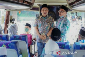 Daftar tunggu lama, warga Karawang mampu diajak segera mendaftar haji