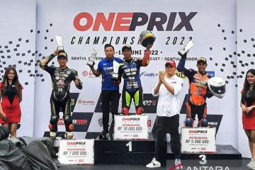 Aditya Fauzi dan Nicky Hayden menangi putaran 1 Oneprix IMC 2022