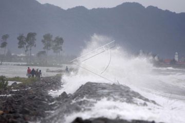 BMKG: Waspadai gelombang laut capai 4 meter di perairan Aceh