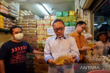 Mendag Zulhas pantau harga dan stok pangan di Pasar Cibubur