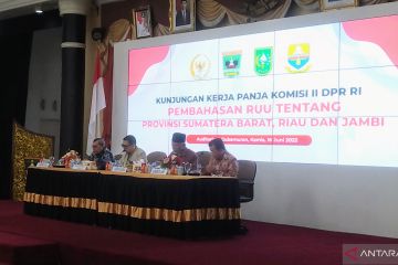 Komisi II DPR minta pemerintah pastikan nasib honorer sebelum 2023