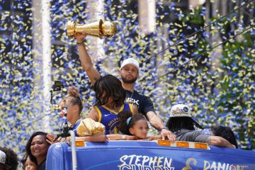 Parade kemenangan  Golden State Warriors sebagai juara NBA 2021/2022