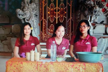 Lomba membuat "loloh" tarik minat pemuda Bali tekuni warisan leluhur