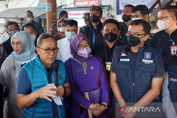 Mendag: Stok minyak goreng di Pasar Kosambi lebih, warga tak antre