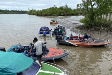 Suku Asmat gunakan speed boat untuk berkegiatan sehari-hari