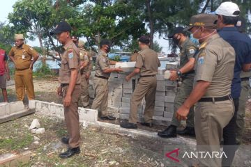 Satpol PP cegah warga hendak dirikan bangunan di Kepulauan Seribu