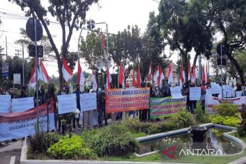 Aliansi Warga Solo aksi damai dukung pengesahan RUU DOB Papua