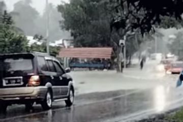 Banjir rendam tran-Sulawesi Desa Mekkatta Majene