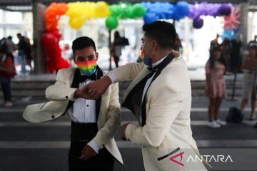 Ratusan pasangan sejenis menikah massal di Mexico City