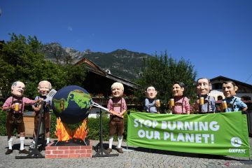 Aksi protes di KTT G7 Jerman