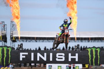 Tom Vialle pemenang MX2 Samota