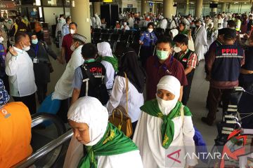 Sebanyak 457 calon haji Kloter 11 Embarkasi Batam berangkat ke Jeddah