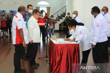 Dewan kehormatan dan pengurus PMI Provinsi Papua dilantik Jusuf Kalla