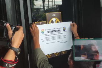 Satpol PP tutup Gerai Holywings Palembang