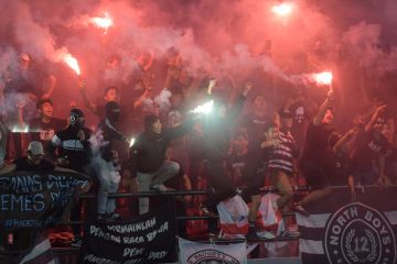 Aksi para pendukung Bali United