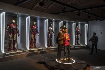 Angkat palu Thor hingga lihat kostum Iron Man di Marvel Exhibition