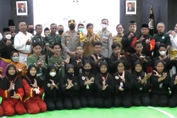 Cara Polri merawat seni budaya pencak silat