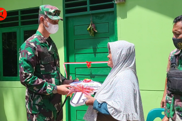 Dandim 0103 Aceh Utara serahkan rumah bantuan pada warga