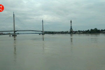 Gubernur minta warga jaga Sungai Batanghari dari pencemaran