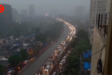 Hujan guyur sejumlah wilayah di Mumbai saat musim monsun dimulai