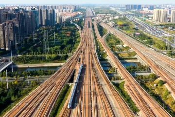 Jalur kereta cepat baru beroperasi di Henan, China tengah