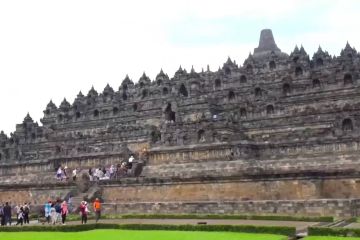 Luhut imbau masyarakat tidak berlebihan soal tiket Candi Borobudur